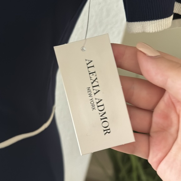 Alexia Admor Francine Dress in Navy - Size Small | NWT - Picture 7 of 7